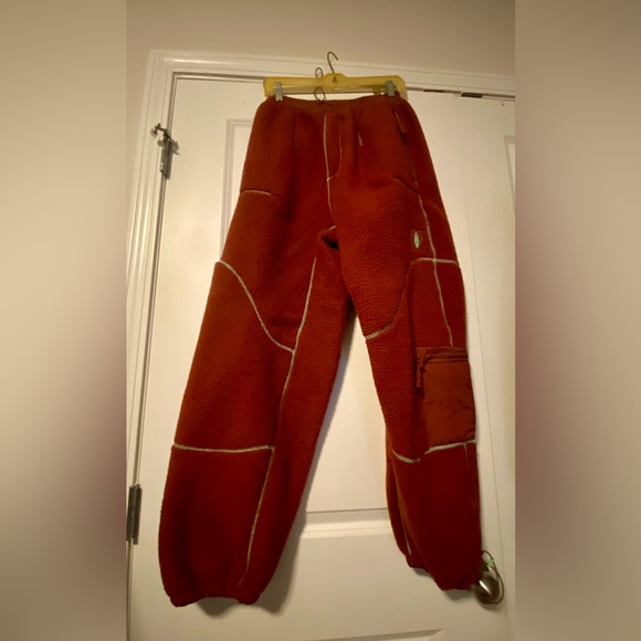 FP Free People Movement Hit The Slopes Burgundy Pants - Picture 4 of 10